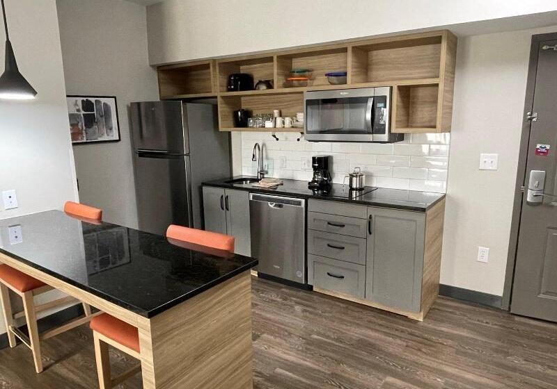 Люкс Адаптированный для Инвалидов, Candlewood Suites Tuscaloosa, An Ihg