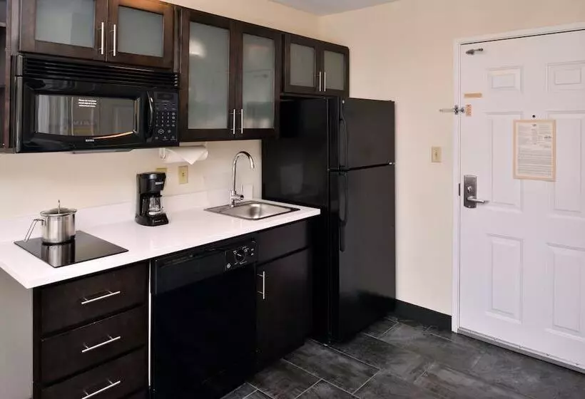 スタンダードスタジオ, Candlewood Suites Winchester, An Ihg