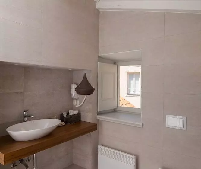 اتاق راحتی, Dubrovnik Sweet House