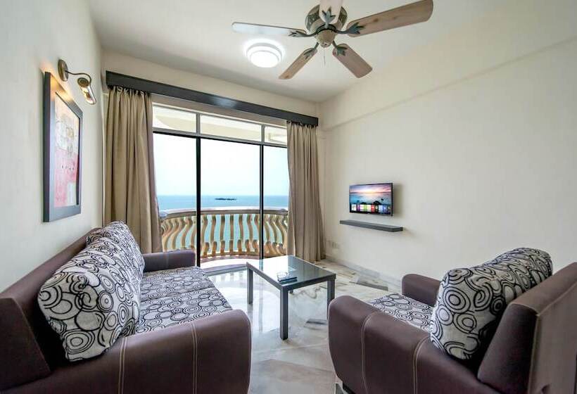 Deniz Manzaralı 3 Yatak Odalı Daire, Glory Beach Resort