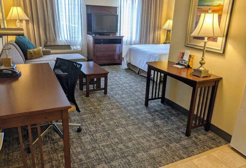 带双人床的标准工作室, Staybridge Suites Indianapolis Carmel, An Ihg