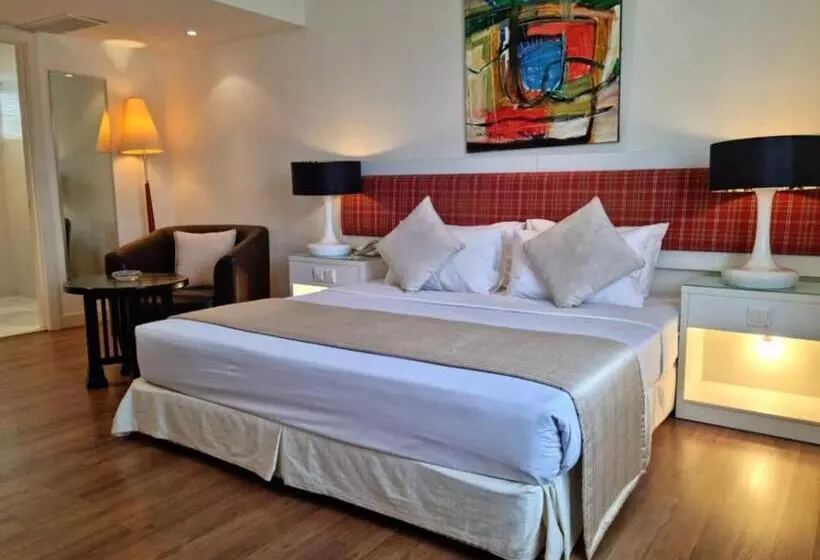 اتاق لوکس با تخت بزرگ, The Jerai Hotel Alor Star