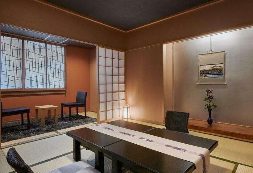 اتاق استاندارد چهار تخته, Ryokan Kohro