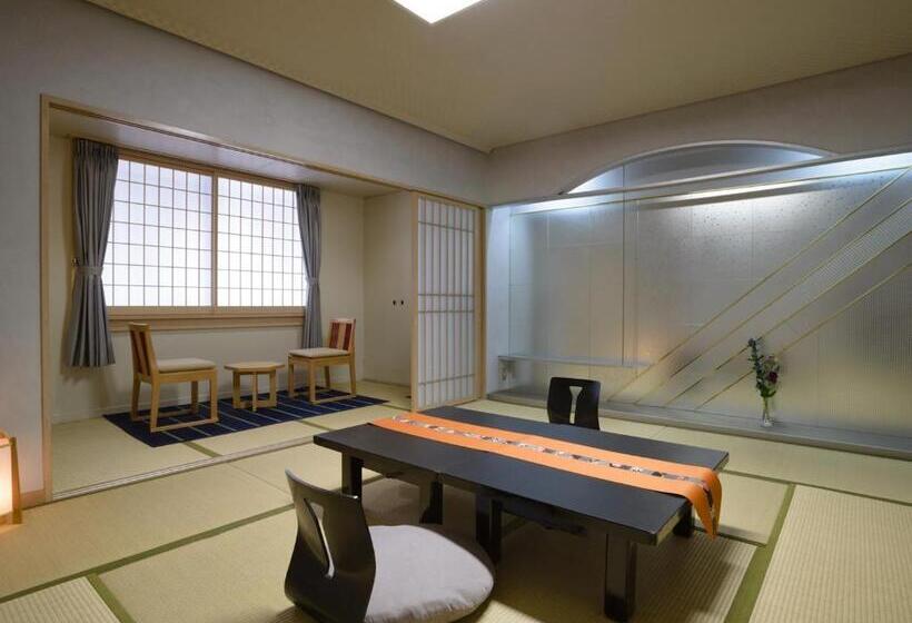 اتاق استاندارد چهار تخته, Ryokan Kohro