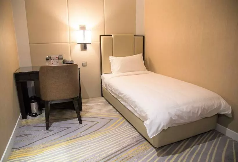 اتاق استاندارد یک تخته با سرویس بهداشتی مشترک, Ambassador Transit Hotel Terminal 2