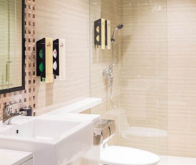 اتاق استاندارد یک تخته با سرویس بهداشتی مشترک, Ambassador Transit Hotel Terminal 2