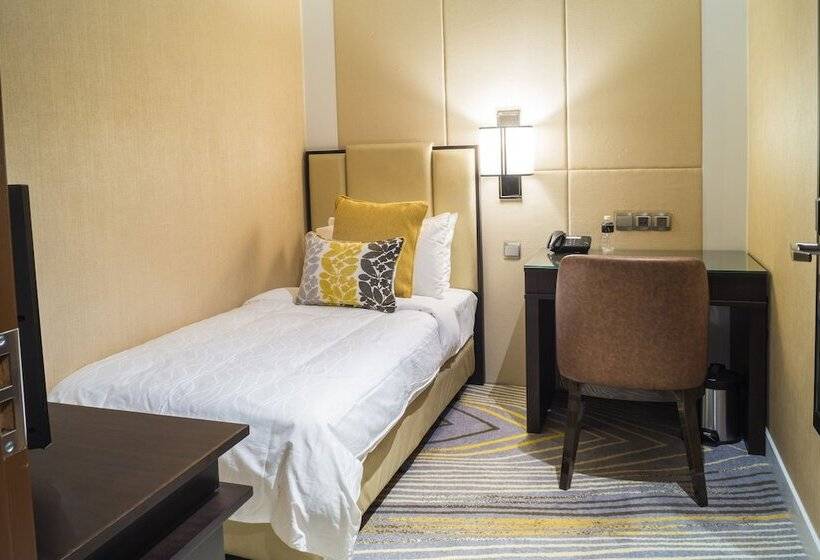 اتاق استاندارد یک تخته با سرویس بهداشتی مشترک, Ambassador Transit Hotel Terminal 2