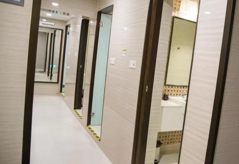 اتاق استاندارد یک تخته با سرویس بهداشتی مشترک, Ambassador Transit Hotel Terminal 2