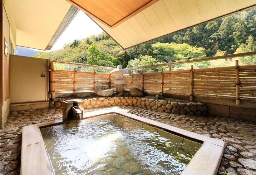 جناح مطلّ علي الجبل, Bankokuya