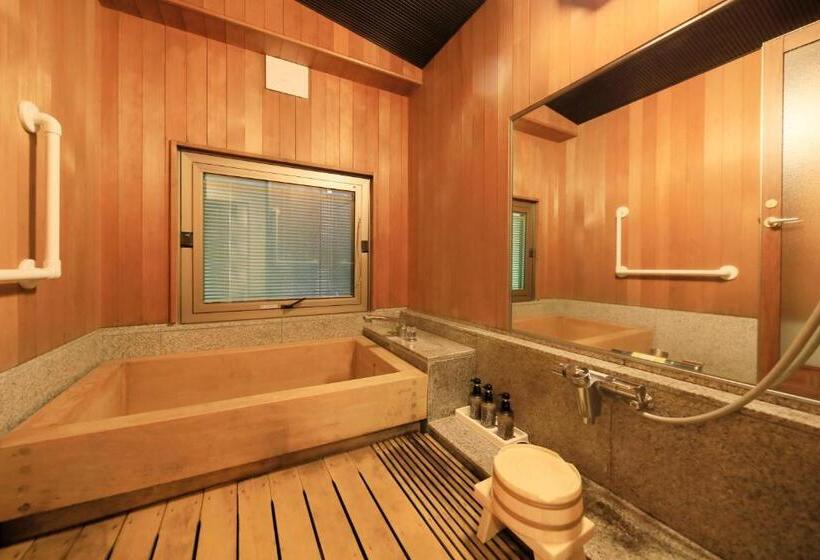 غرفة عائلية مطلّة علي الجبل, Bankokuya