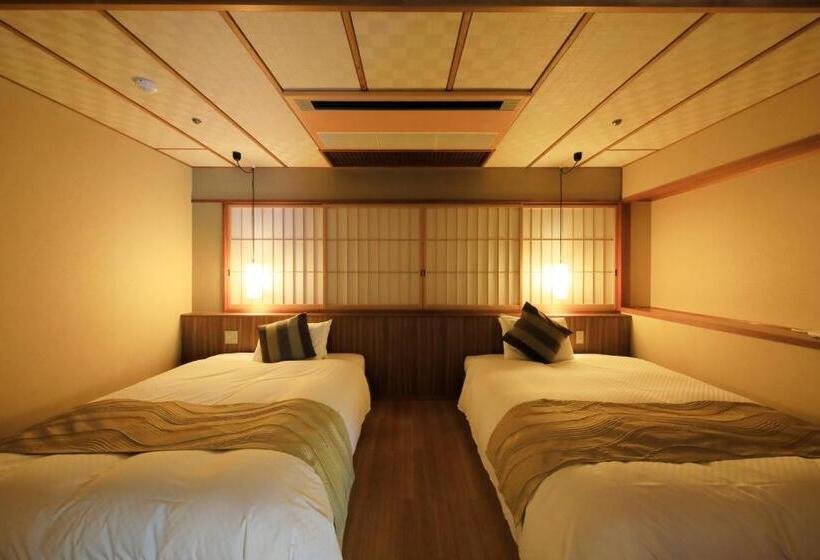 غرفة عائلية مطلّة علي الجبل, Bankokuya