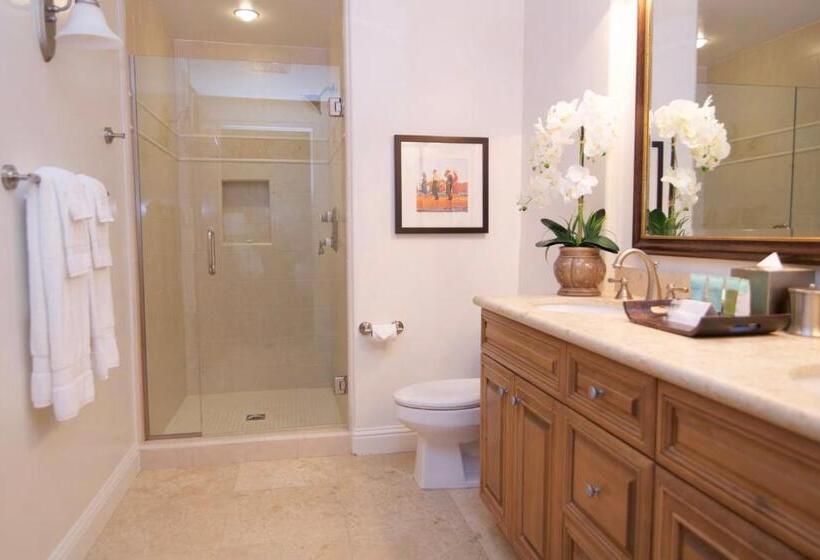 جناح مطلّ علي حمام السباحة, Dolphin Bay Resort And Spa