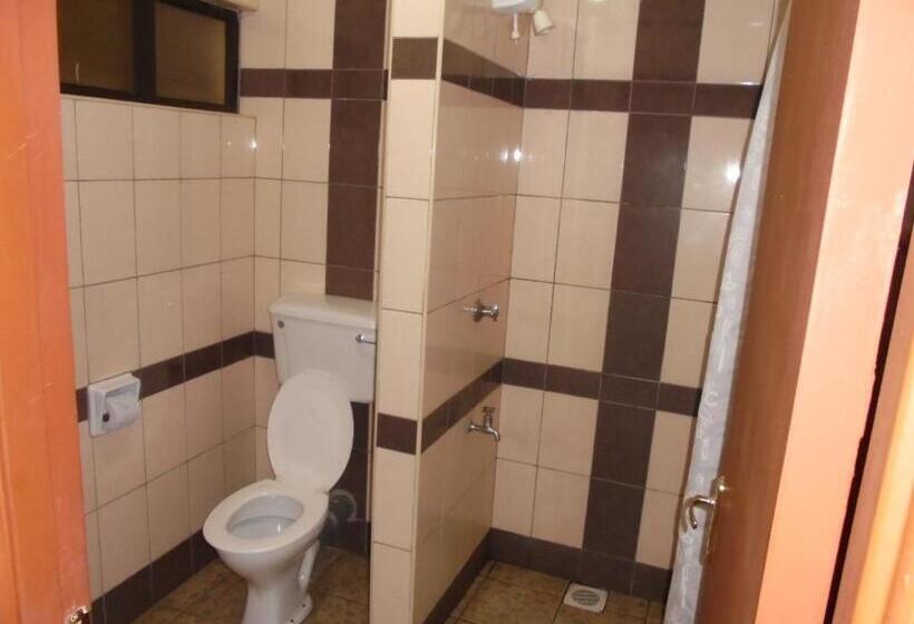 اتاق استاندارد, Nairobi Transit