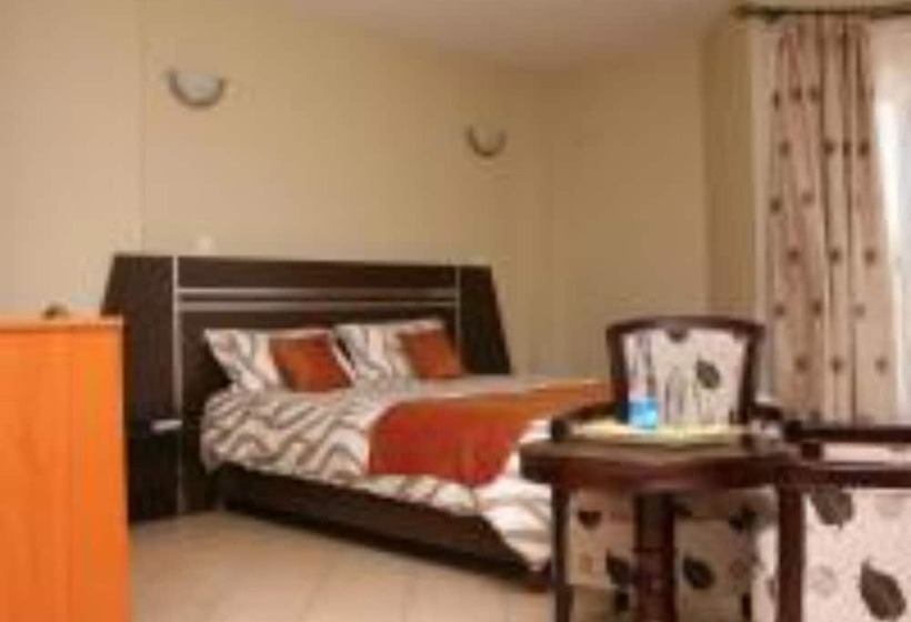 اتاق لوکس, Nairobi Transit