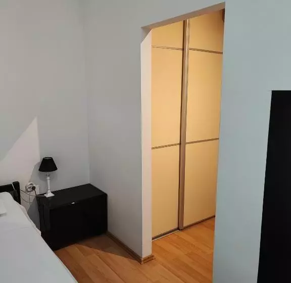 Delüks Oda, Private Accommodation Raspudic