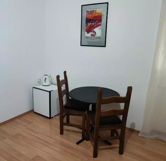 Delüks Oda, Private Accommodation Raspudic