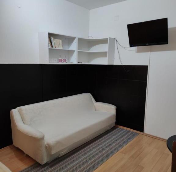 Quarto deluxe, Private Accommodation Raspudic