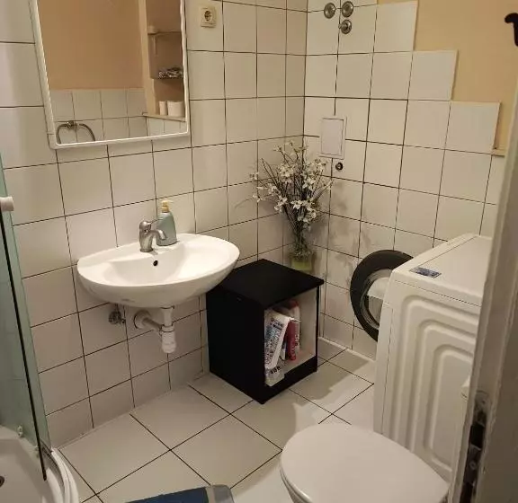 Ortak Banyolu Standart Oda, Private Accommodation Raspudic