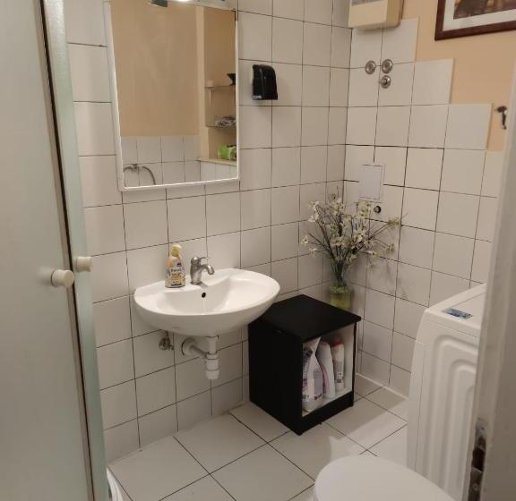 Quarto Standard Casa de Banho Partilhada, Private Accommodation Raspudic