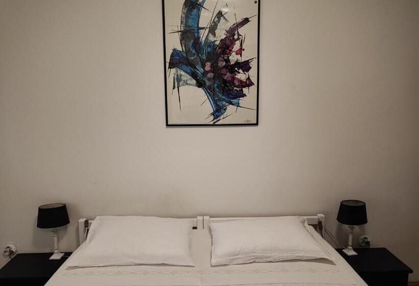 带共用浴室的标准房间, Private Accommodation Raspudic