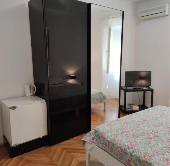 带共用浴室的标准房间, Private Accommodation Raspudic
