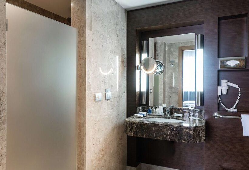 اتاق استاندارد, Radisson Hotel Astana