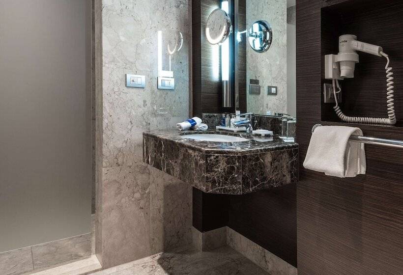 اتاق استاندارد, Radisson Hotel Astana