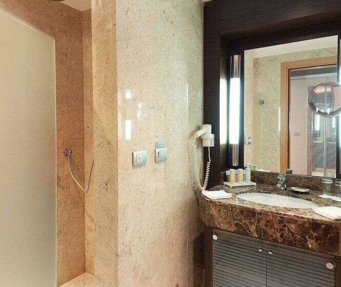 수피리어 룸, Radisson Hotel Astana
