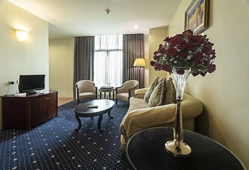 Люкс, Sarrosa International Hotel And Residential Suites