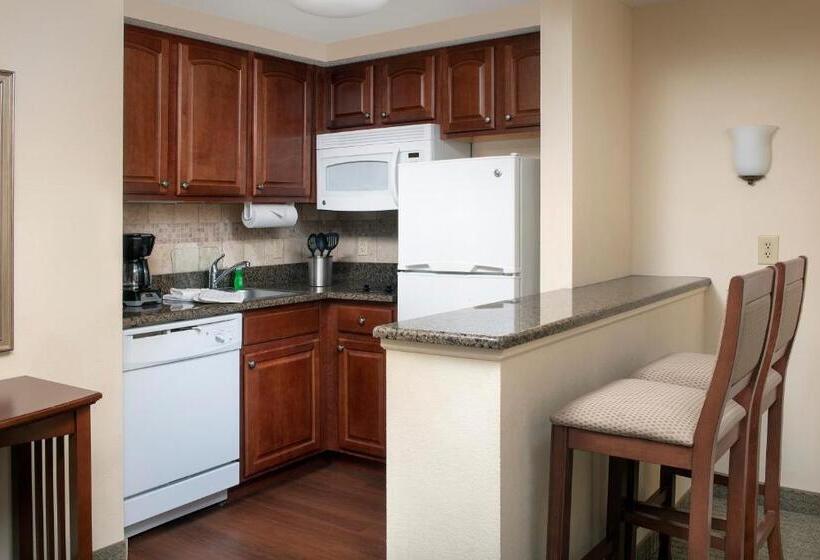 스위트, Staybridge Suites North Brunswick, An Ihg