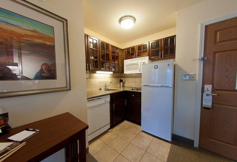 Люкс Кровать Кинг, Staybridge Suites East Stroudsburg   Poconos, An Ihg
