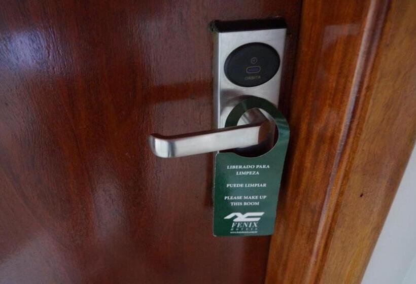 Номер Deluxe, Fenix Hotel Pouso Alegre