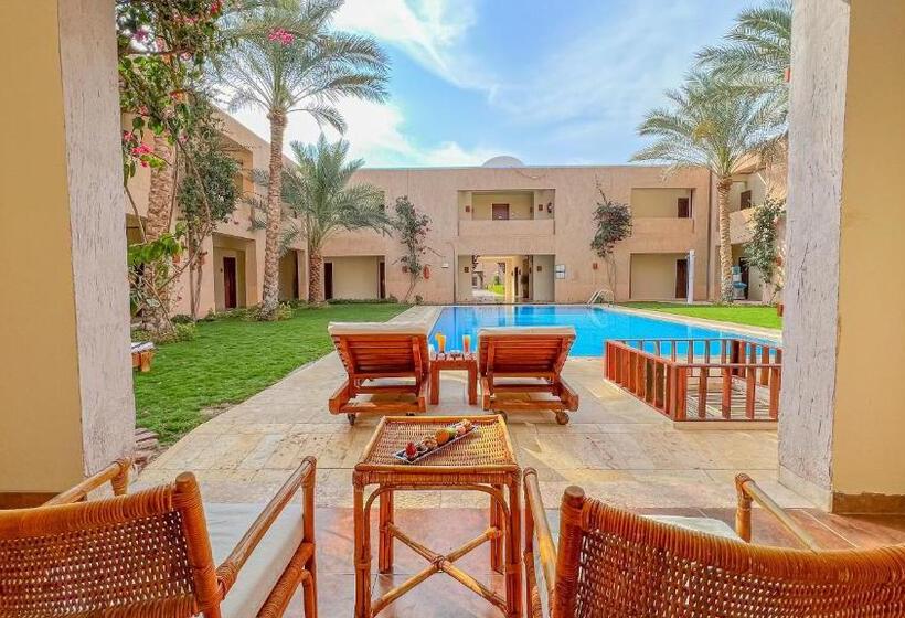 اتاق سوپریور با چشمانداز استخر, Gemma Resort