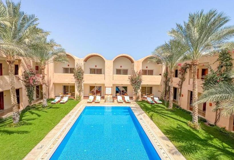 اتاق سوپریور با چشم‌انداز استخر, Gemma Resort