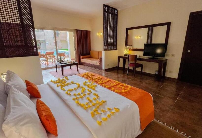 اتاق سوپریور با چشمانداز استخر, Gemma Resort