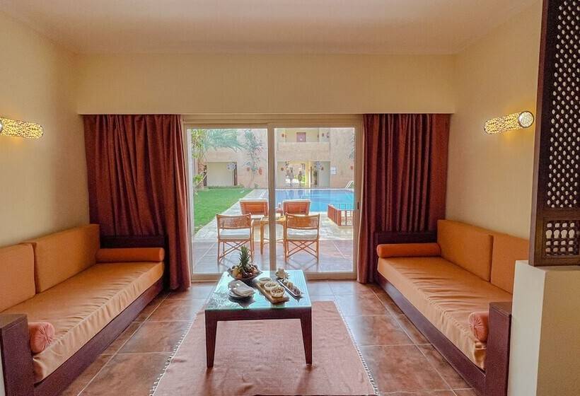 اتاق سوپریور با چشمانداز استخر, Gemma Resort