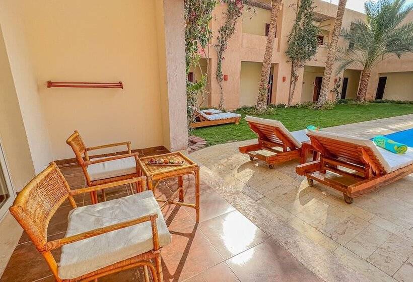 اتاق سوپریور با چشمانداز استخر, Gemma Resort