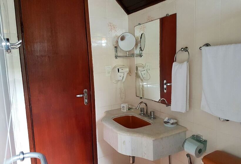 בקתת חדר, Akropolis