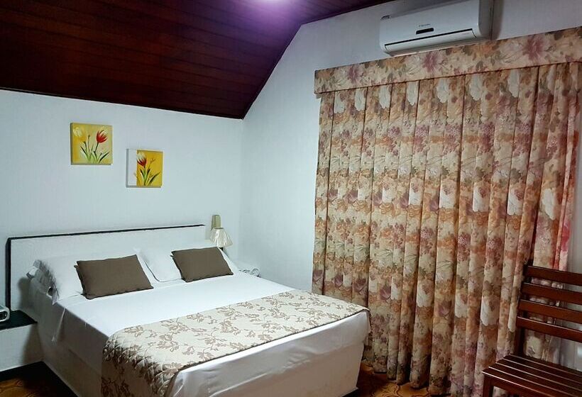 בקתת חדר, Akropolis