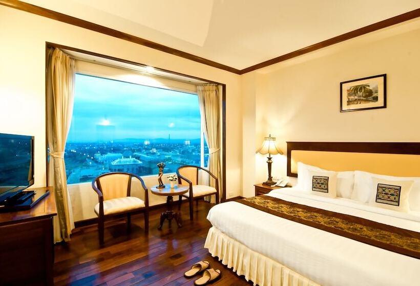 סוויטה, Champasak Grand