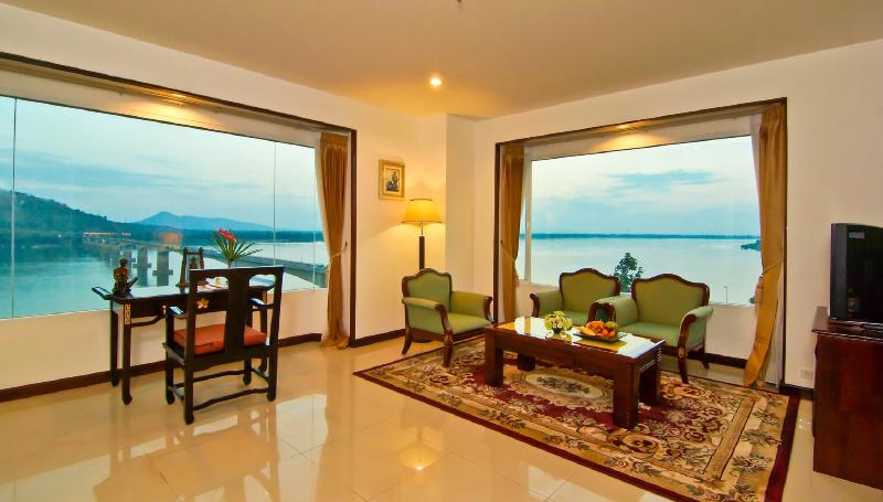 סוויטה עם נוף לנהר, Champasak Grand