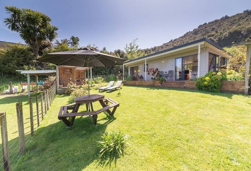 Дом 1 Спальня, City Lights Boutique Lodge