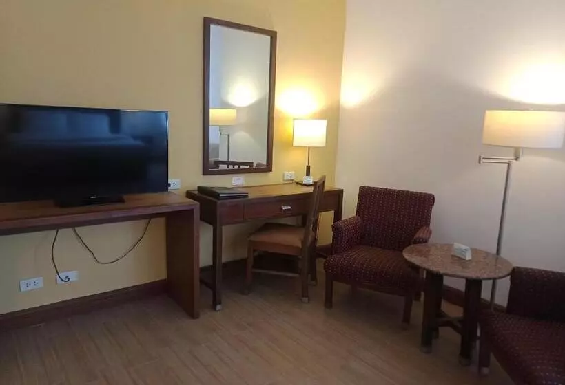 Sviitti King-vuode, Days Hotel By Wyndham Iloilo