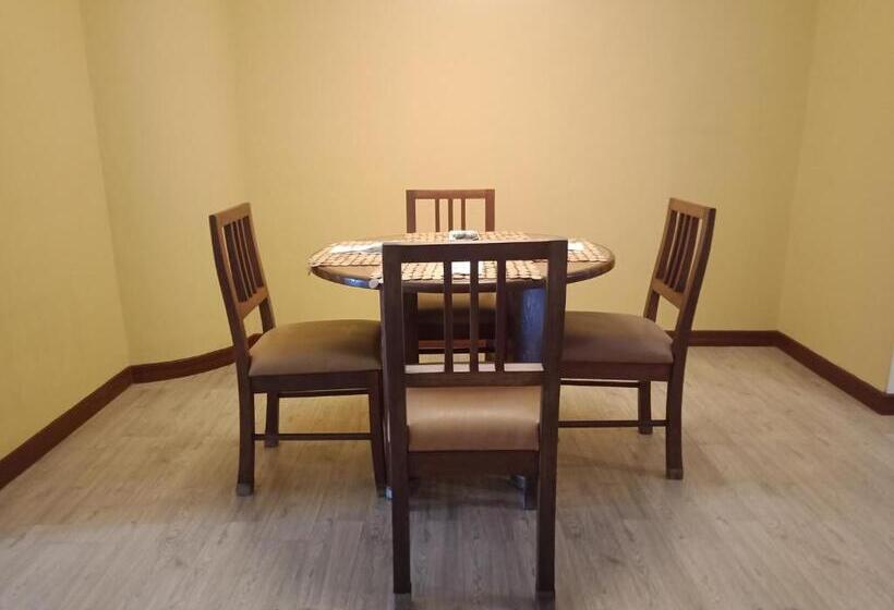 سوئیت با تخت بزرگ, Days Hotel By Wyndham Iloilo