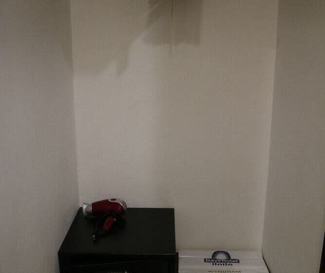 اتاق استاندارد با 2 تخت دوبل, Days Hotel By Wyndham Iloilo