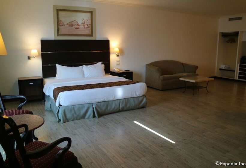 سوئیت پرزیدنت, Days Hotel By Wyndham Iloilo