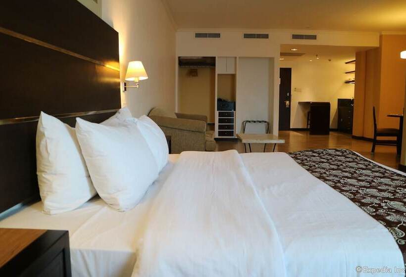 سوئیت پرزیدنت, Days Hotel By Wyndham Iloilo