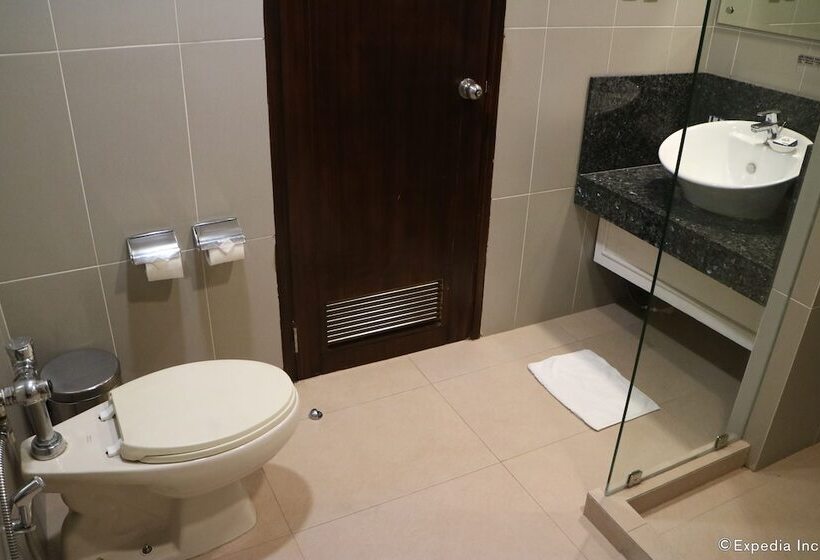 سوئیت پرزیدنت, Days Hotel By Wyndham Iloilo