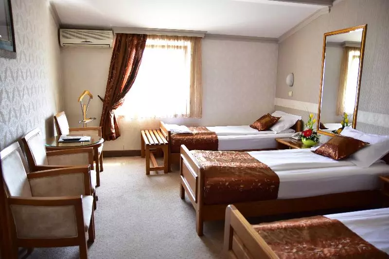 اتاق استاندارد سه نفره, Garni Hotel Lav