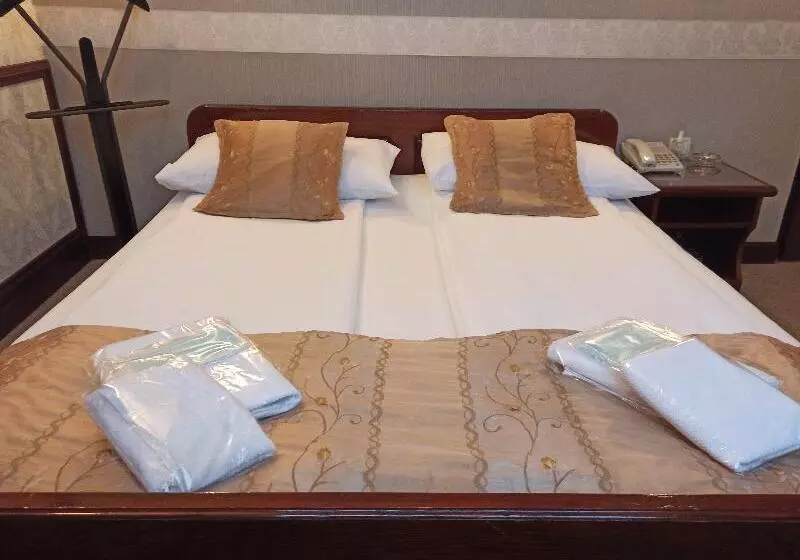 اتاق اکونومی, Garni Hotel Lav